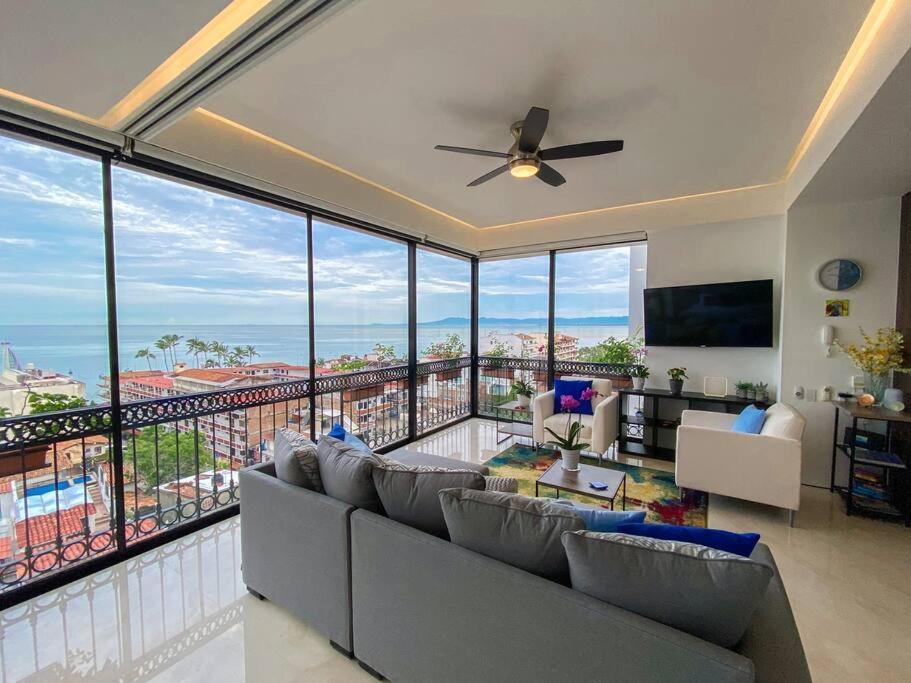 Luxury Oceanview Modern Condo بويرتو فالارتا المظهر الخارجي الصورة