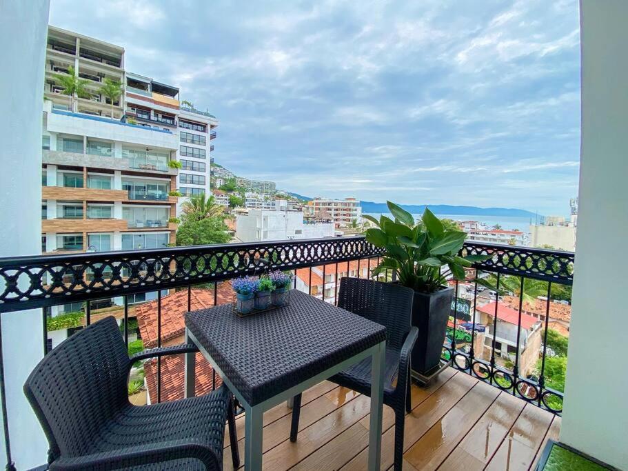 Luxury Oceanview Modern Condo بويرتو فالارتا المظهر الخارجي الصورة