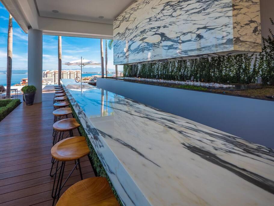 Luxury Oceanview Modern Condo بويرتو فالارتا المظهر الخارجي الصورة